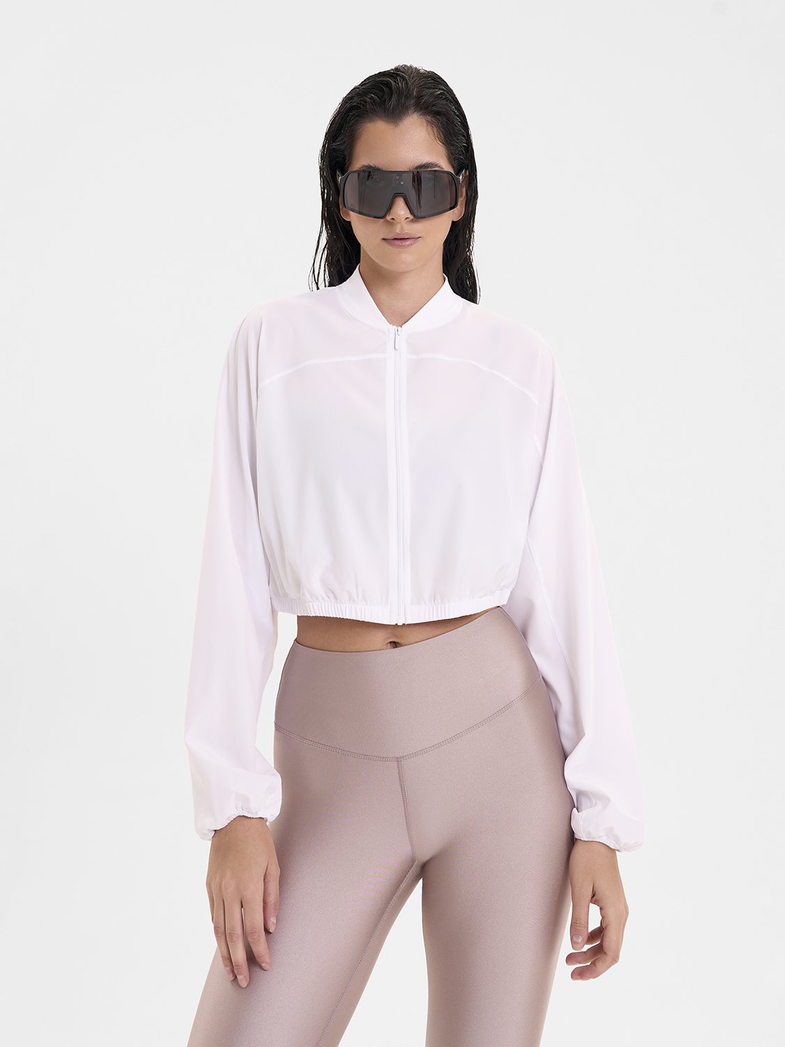 Куртка-ветровка укороченная без подкладки на молнии