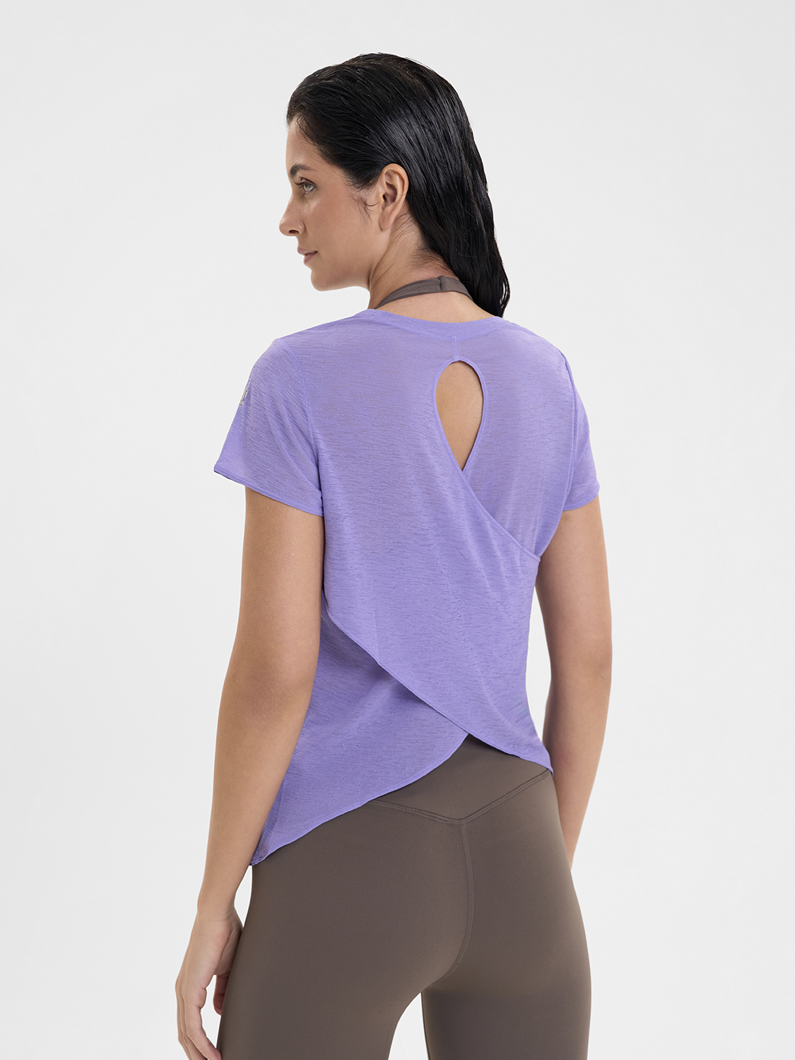 Футболка с коротким рукавом, перекрещивающаяся на спине